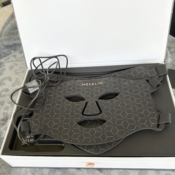 Megelin LED Light Therapy Face Mask For Face and Neck  Black Retail $259 - Picture 4 of 13